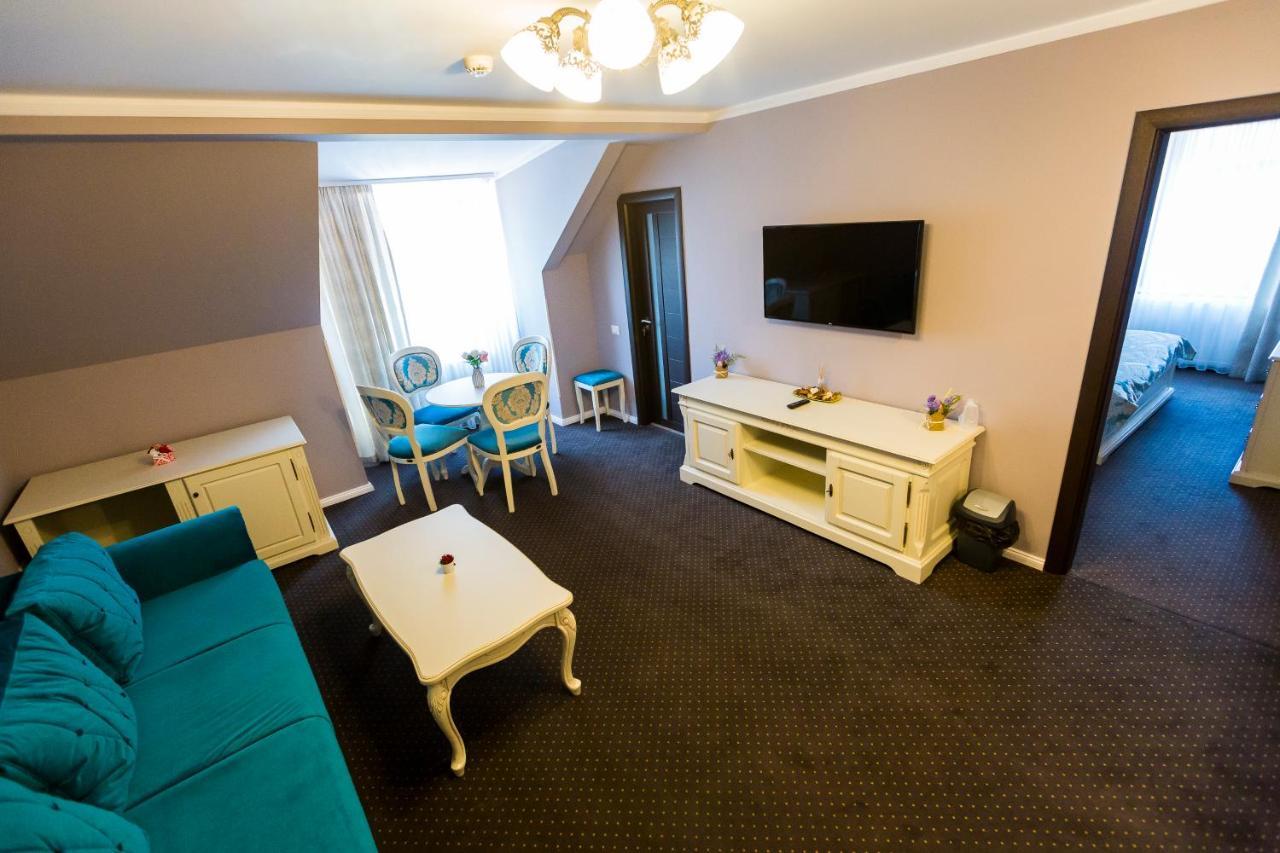 Royal Inn Busteni-Adults Only 外观 照片
