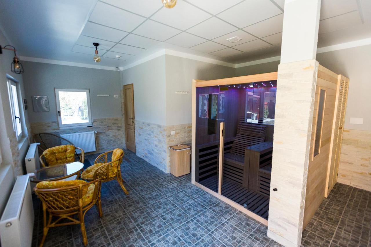 Royal Inn Busteni-Adults Only 外观 照片