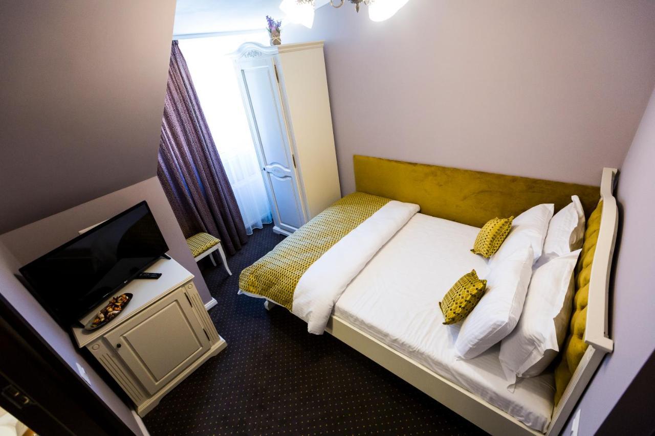 Royal Inn Busteni-Adults Only 外观 照片