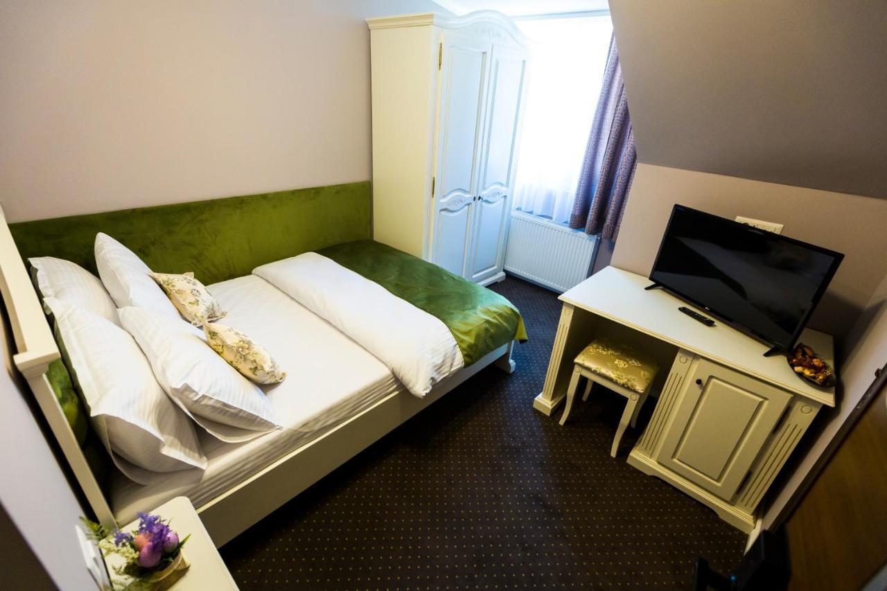 Royal Inn Busteni-Adults Only 外观 照片
