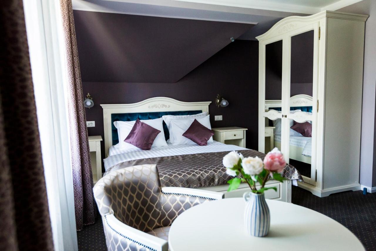 Royal Inn Busteni-Adults Only 外观 照片