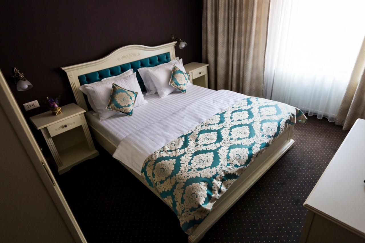 Royal Inn Busteni-Adults Only 外观 照片