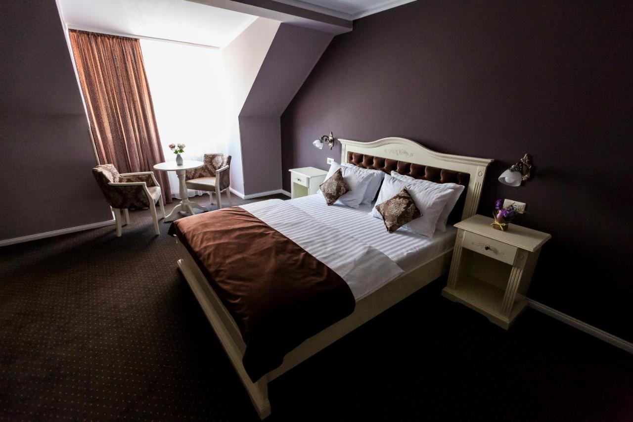 Royal Inn Busteni-Adults Only 外观 照片