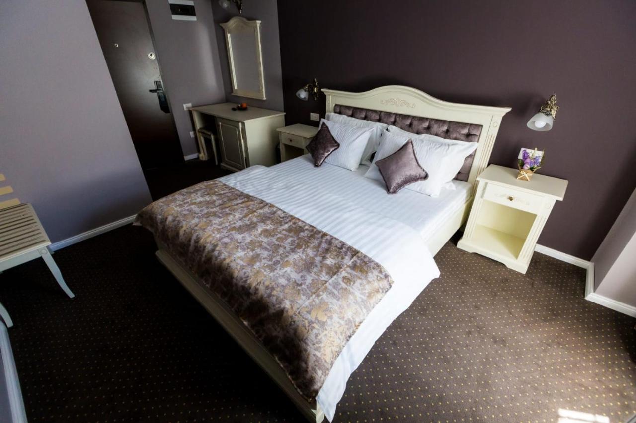 Royal Inn Busteni-Adults Only 外观 照片